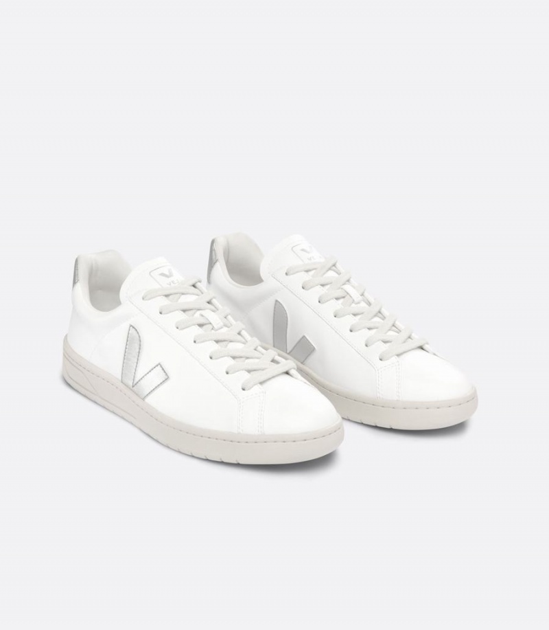 Χαμηλα Sneakers γυναικεια Veja Urca Cwl ασπρα ασημι | RNB585QT