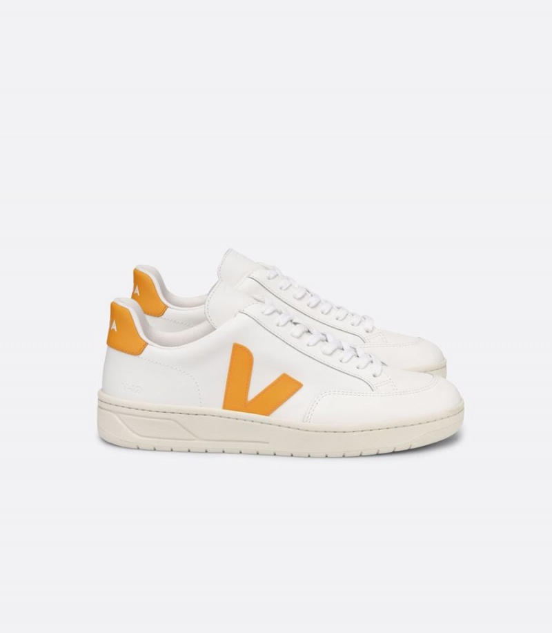 Χαμηλα Sneakers γυναικεια Veja V-12 δερματινα Ouro ασπρα κίτρινα | CKG3733JO